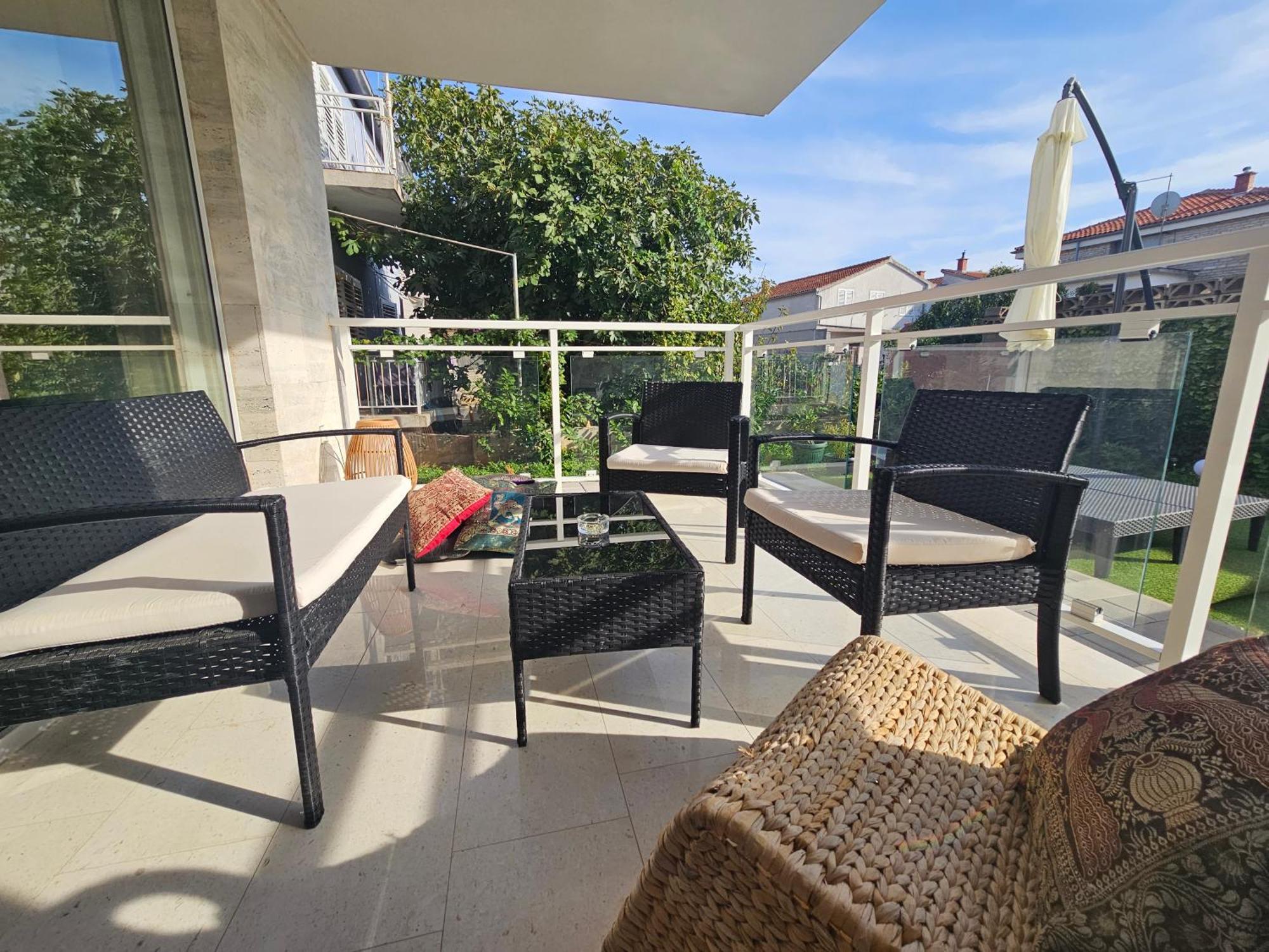 Vila Regina Apartment Rex With Swimming Pool Jezera Bagian luar foto