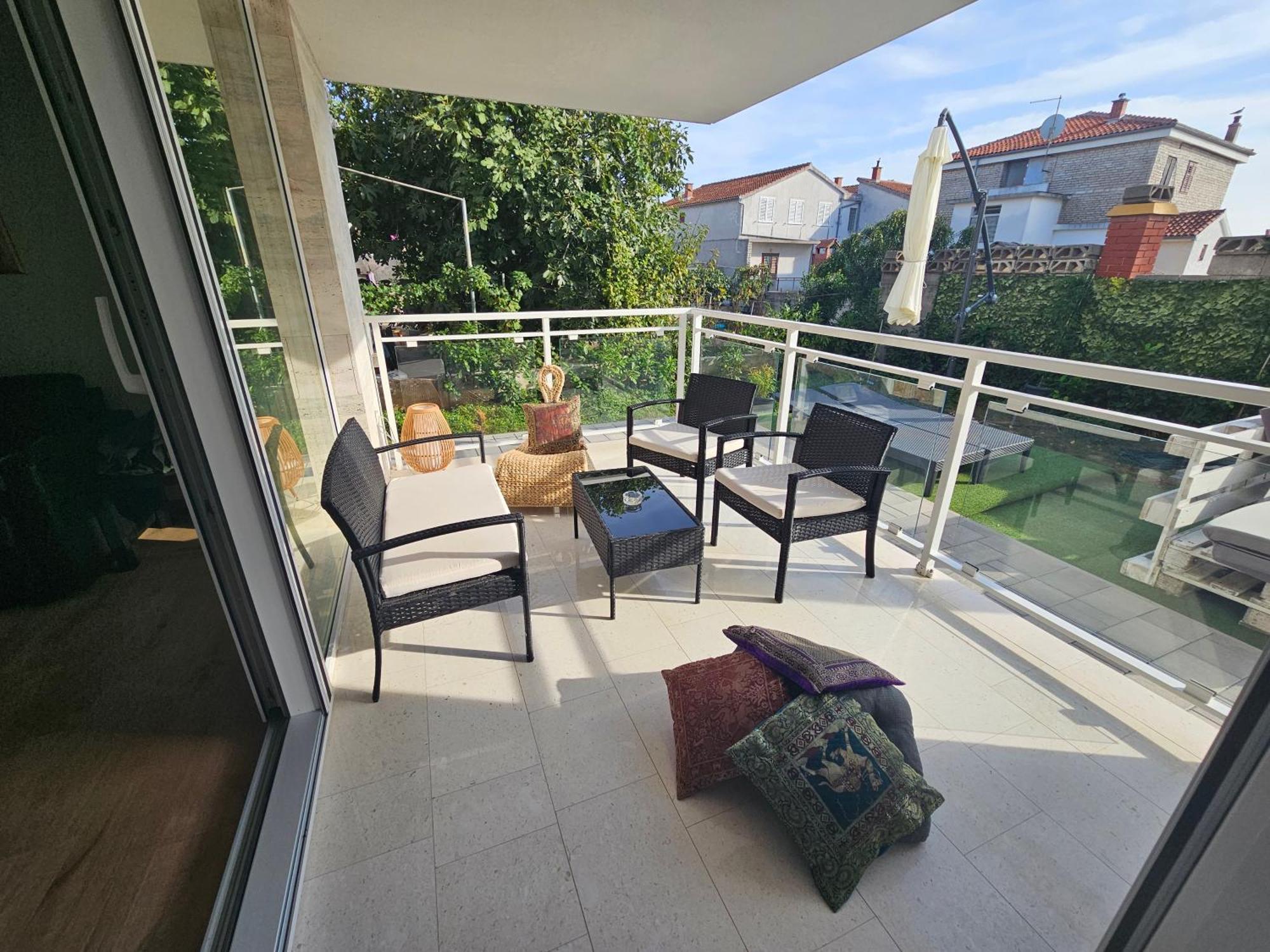 Vila Regina Apartment Rex With Swimming Pool Jezera Bagian luar foto