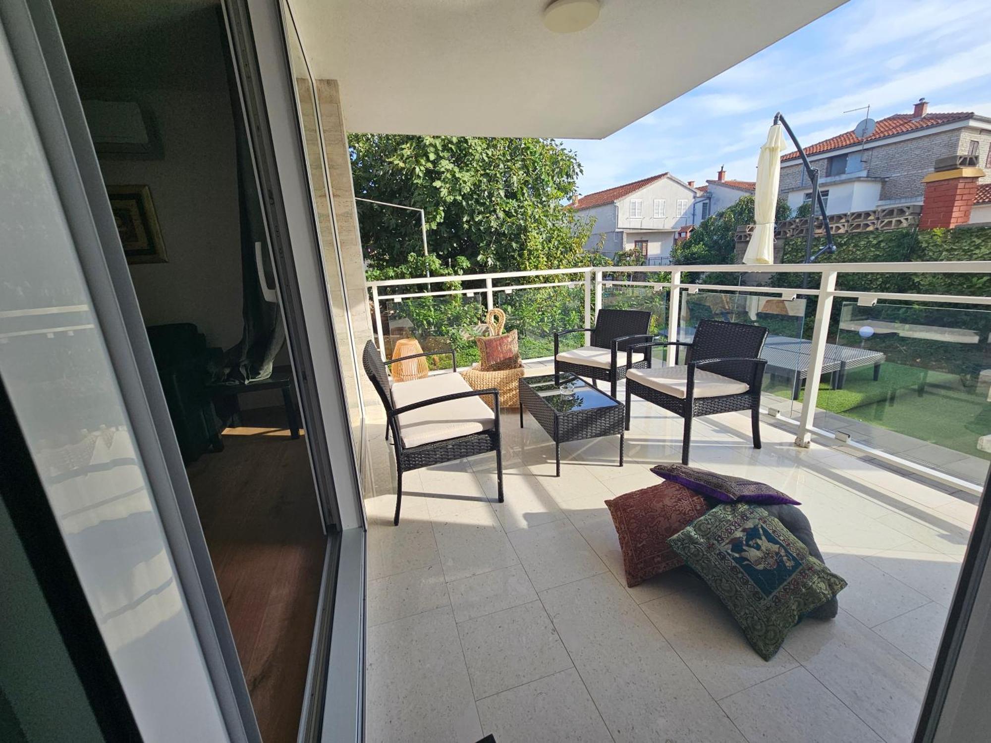 Vila Regina Apartment Rex With Swimming Pool Jezera Bagian luar foto
