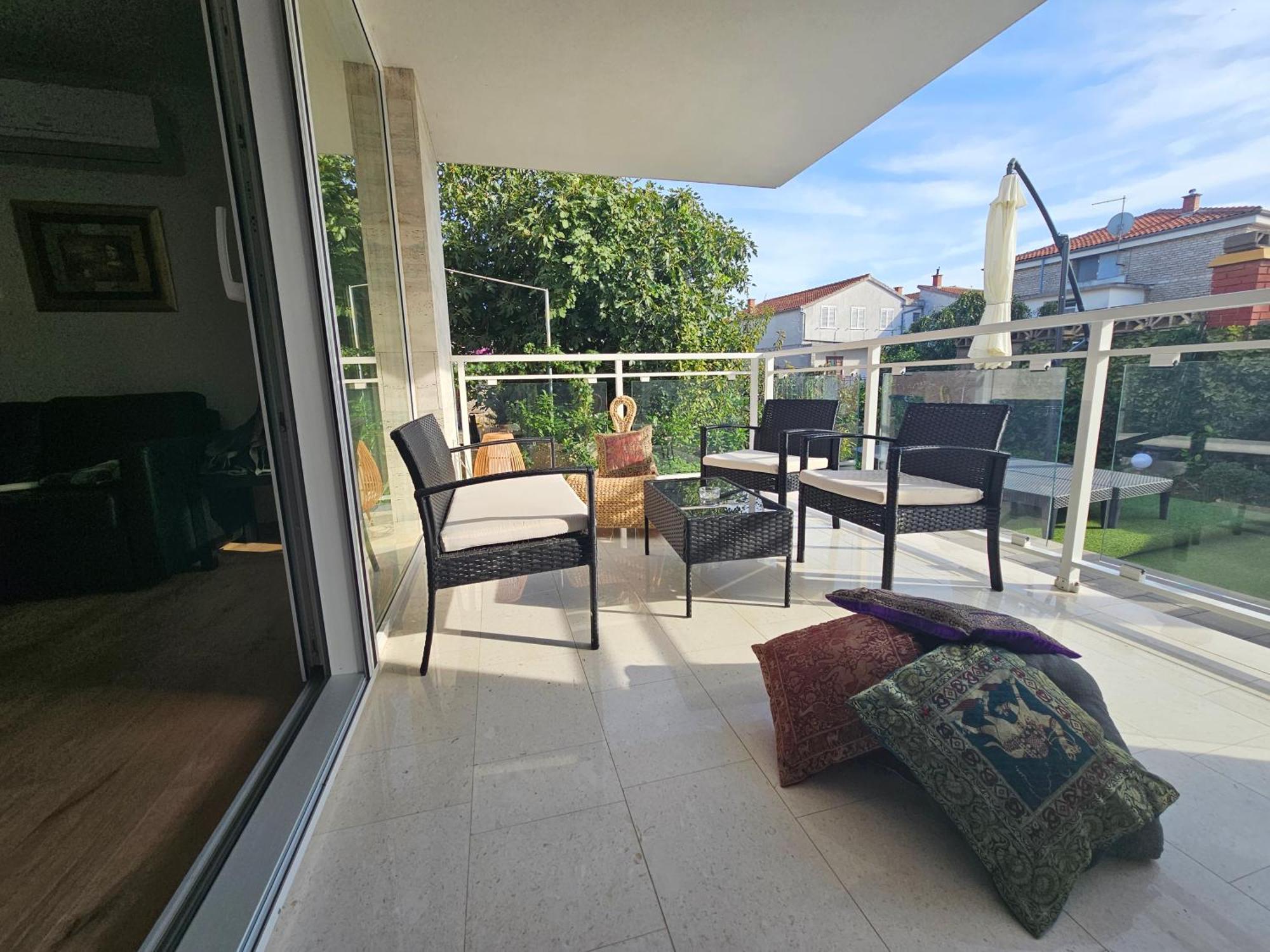 Vila Regina Apartment Rex With Swimming Pool Jezera Bagian luar foto