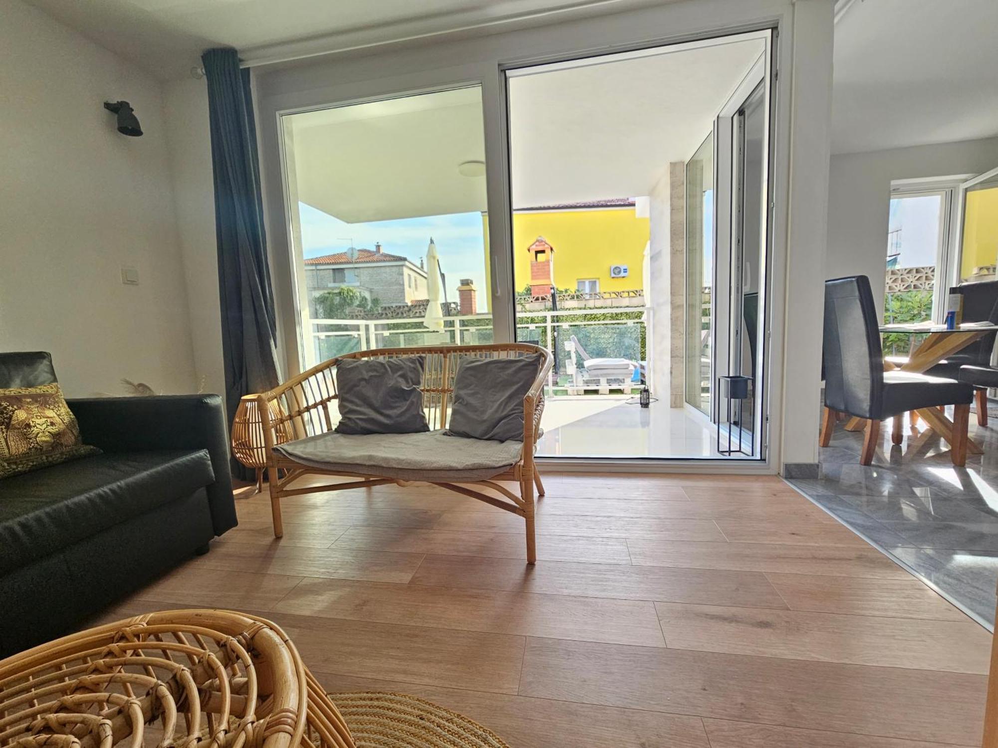 Vila Regina Apartment Rex With Swimming Pool Jezera Bagian luar foto