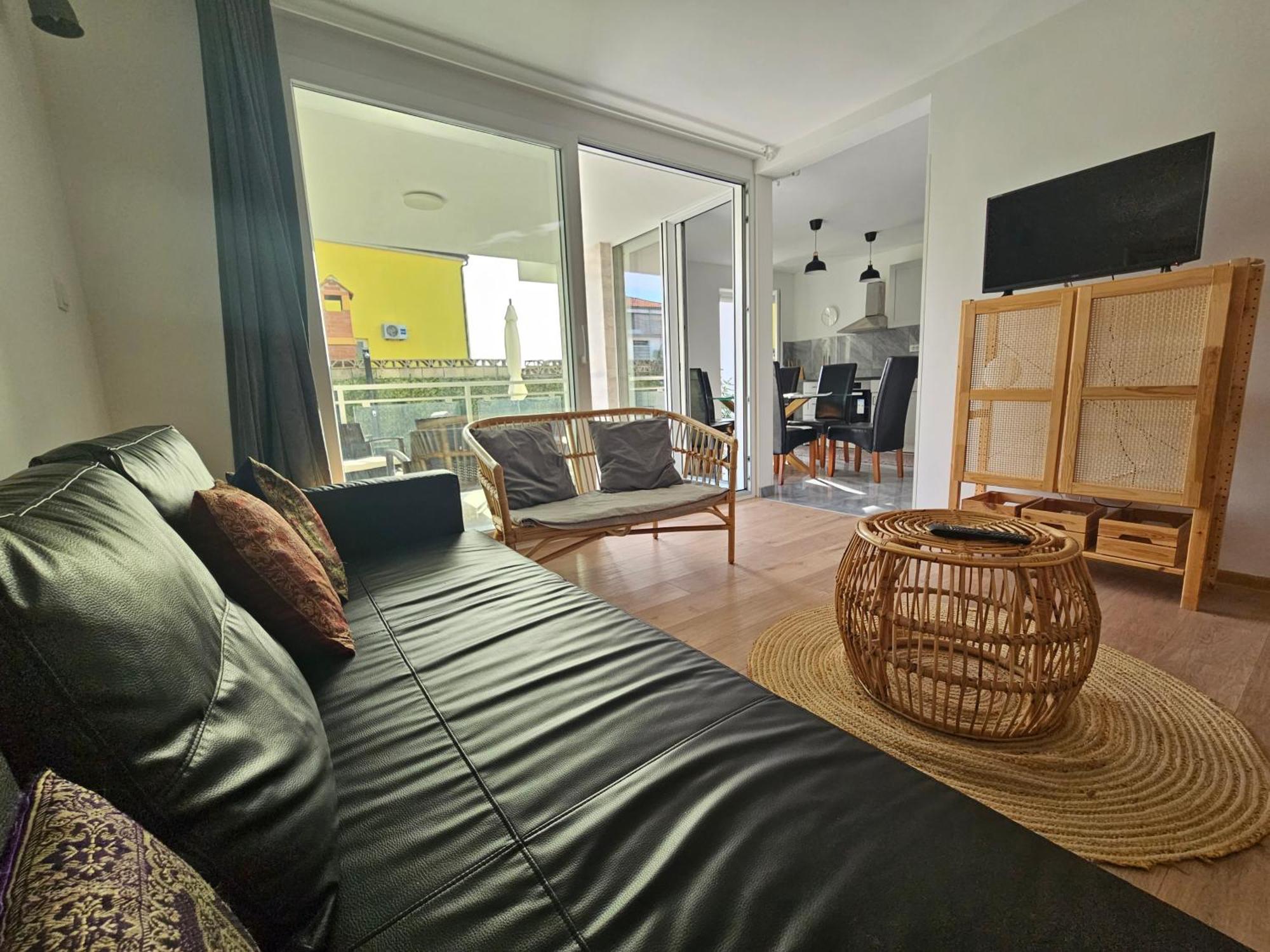 Vila Regina Apartment Rex With Swimming Pool Jezera Bagian luar foto