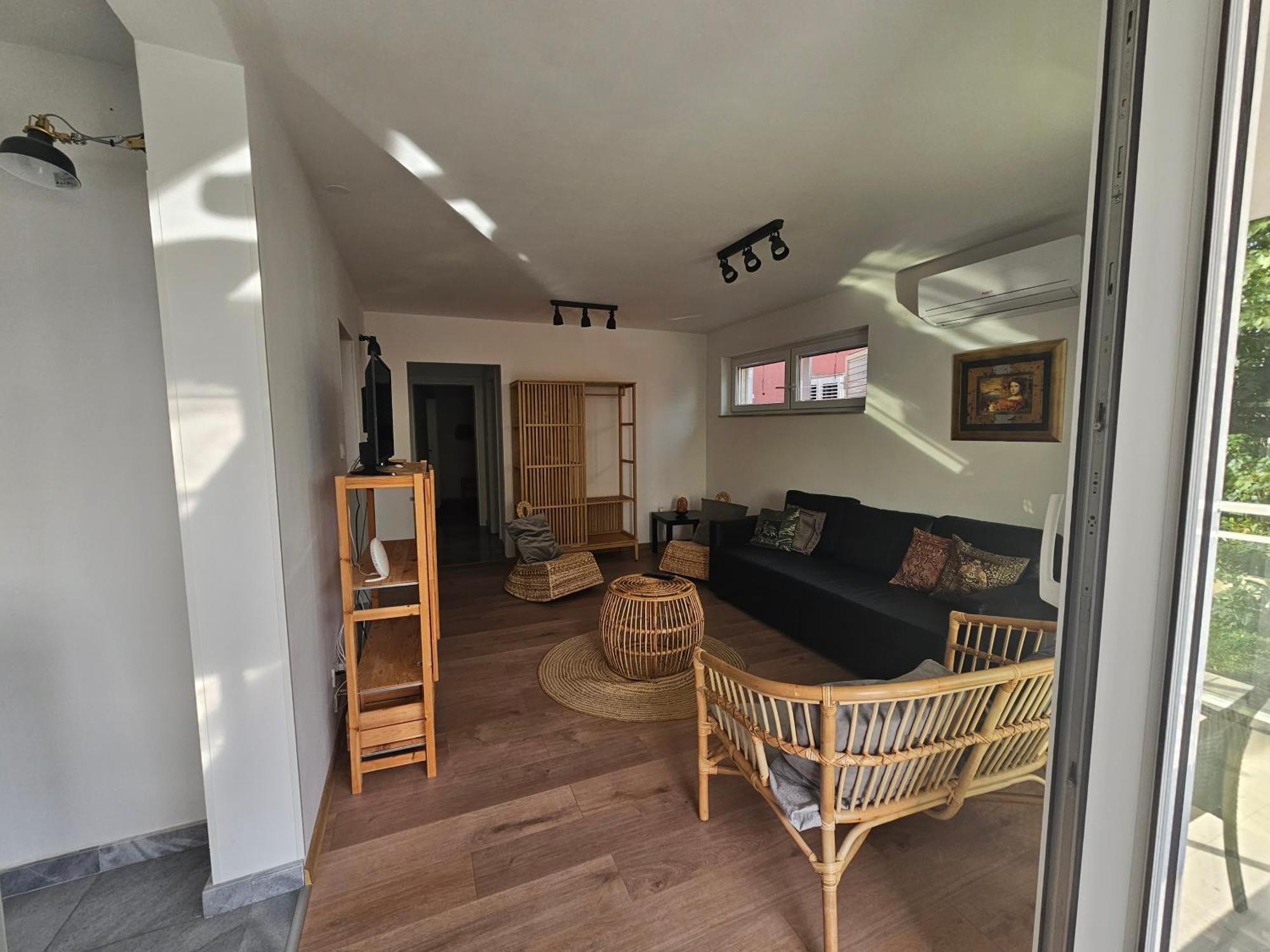 Vila Regina Apartment Rex With Swimming Pool Jezera Bagian luar foto