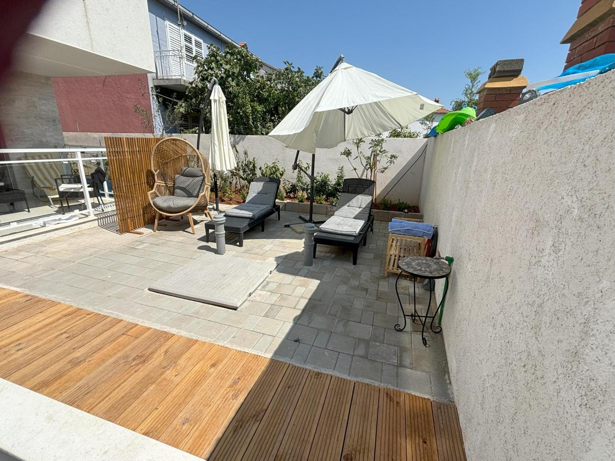 Vila Regina Apartment Rex With Swimming Pool Jezera Bagian luar foto