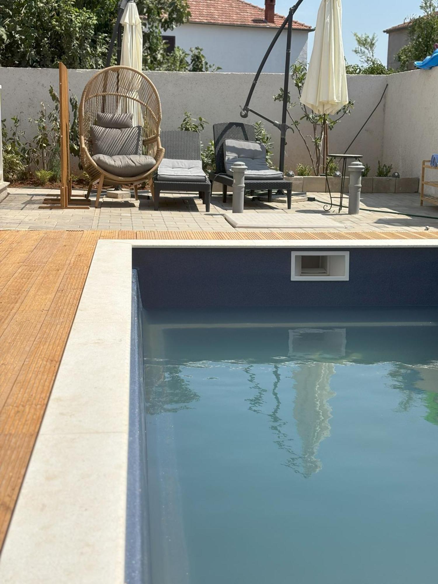 Vila Regina Apartment Rex With Swimming Pool Jezera Bagian luar foto