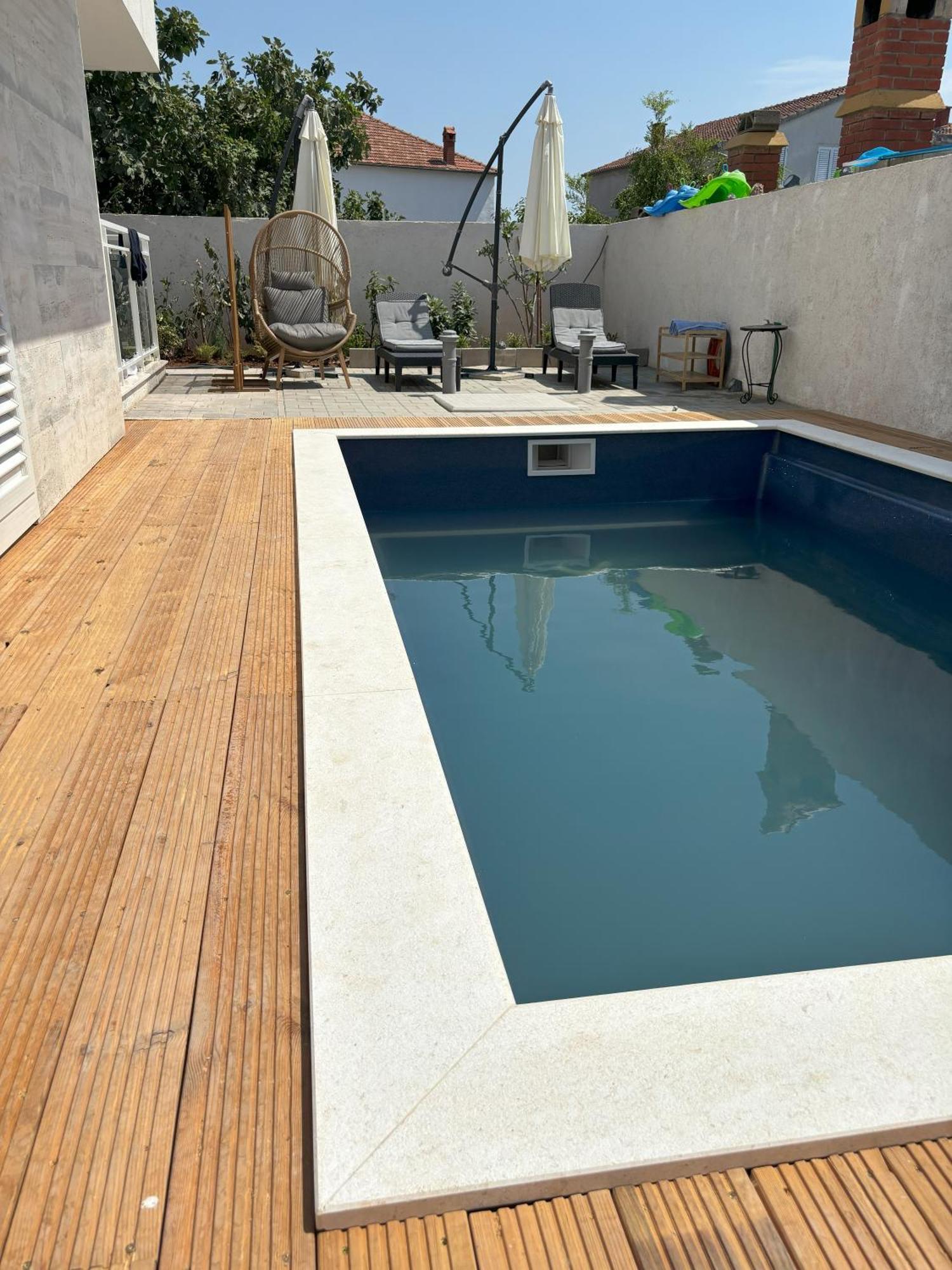 Vila Regina Apartment Rex With Swimming Pool Jezera Bagian luar foto