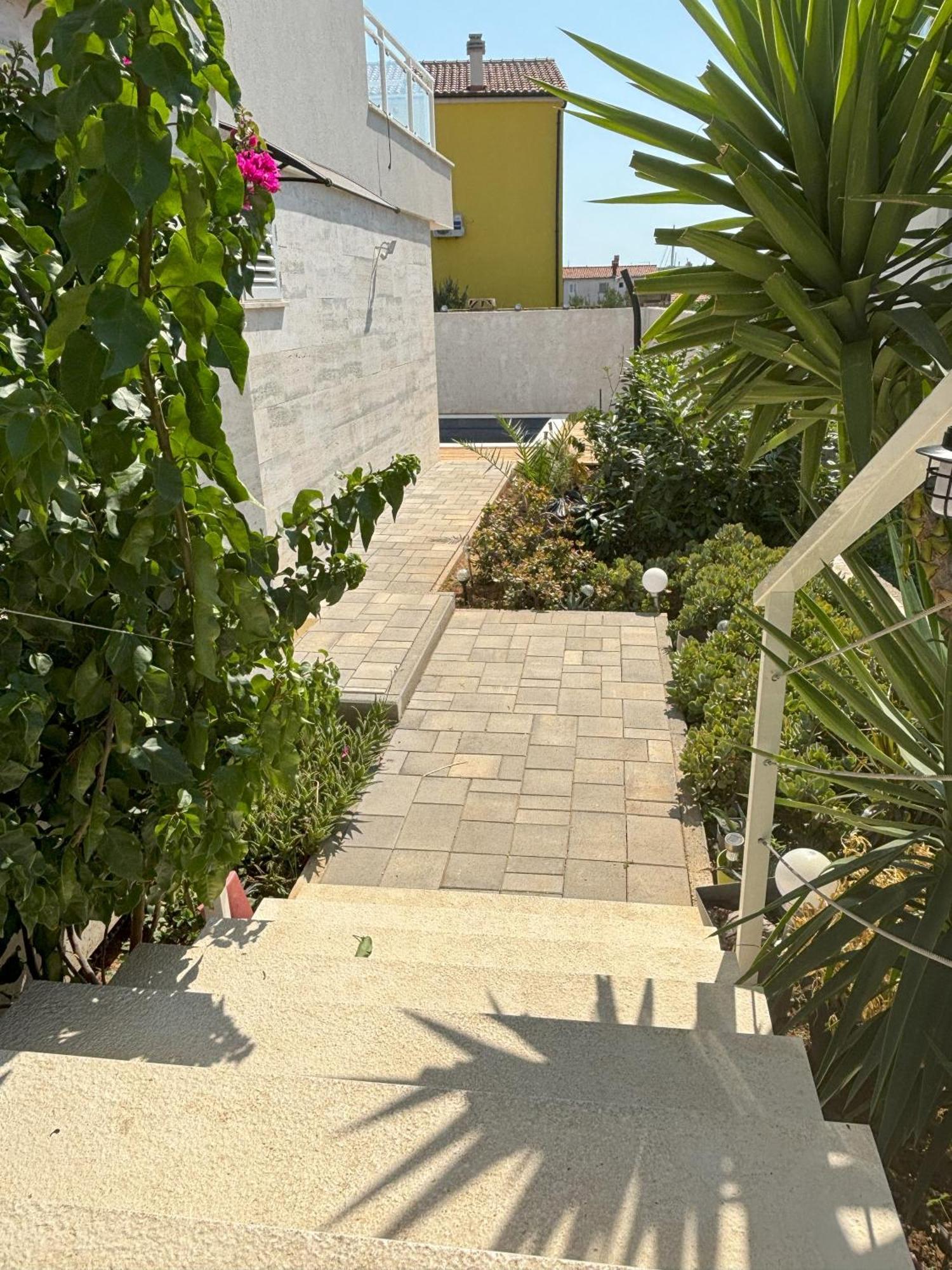 Vila Regina Apartment Rex With Swimming Pool Jezera Bagian luar foto