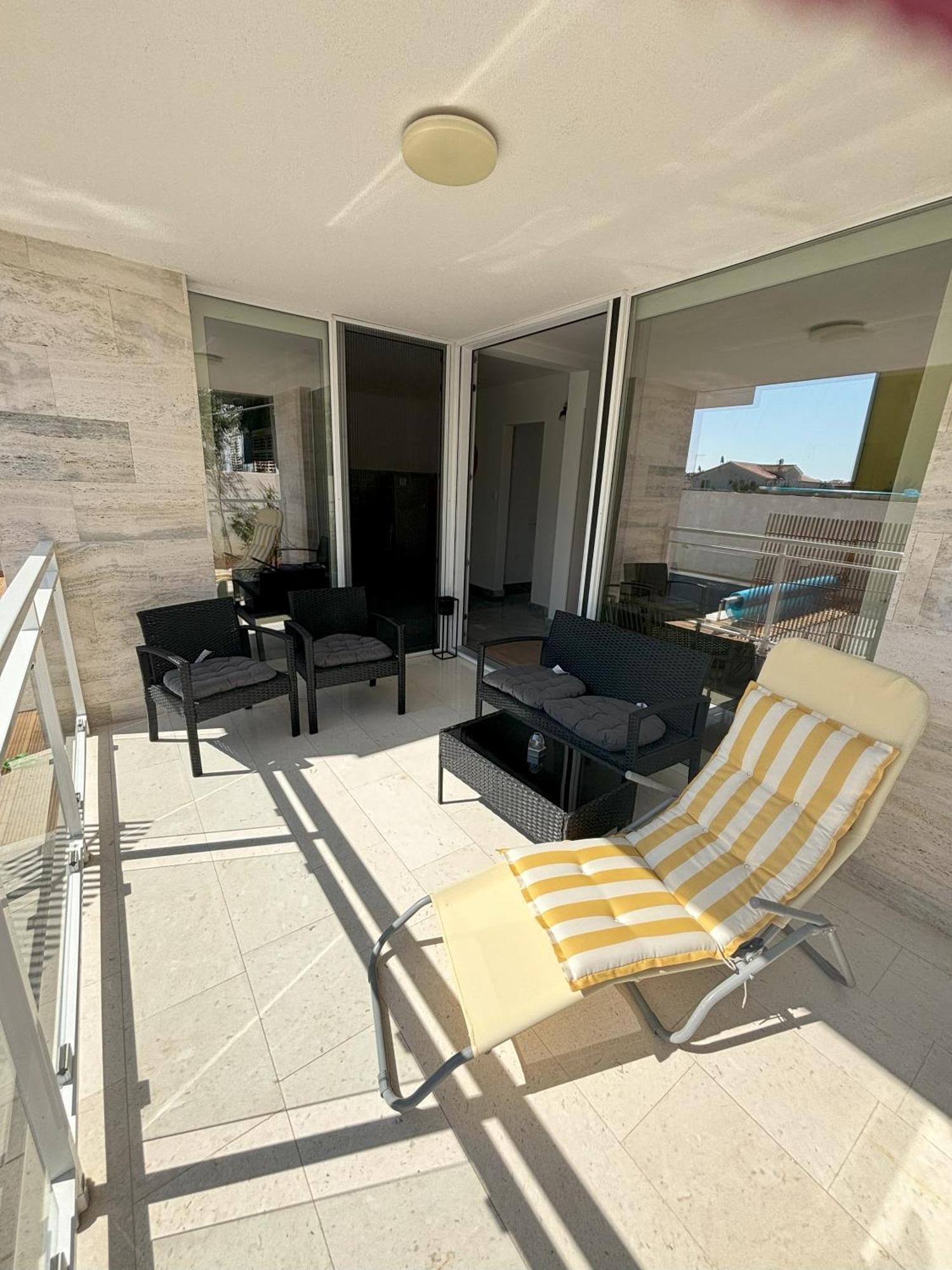 Vila Regina Apartment Rex With Swimming Pool Jezera Bagian luar foto